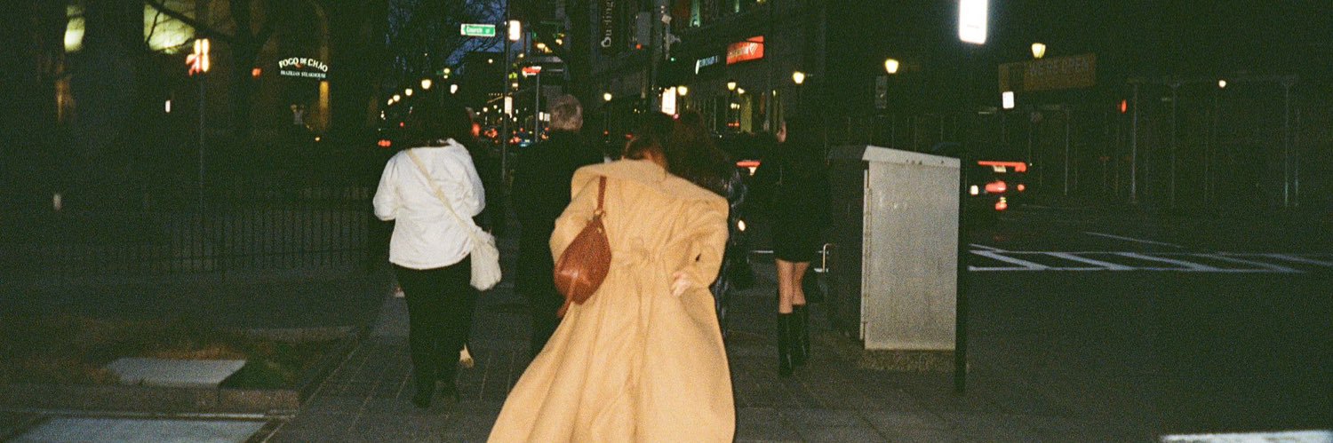 𝐿𝐼𝒱🍑 banner