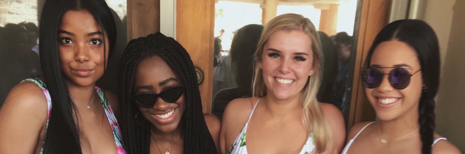 SnelsonKate's profile banner image