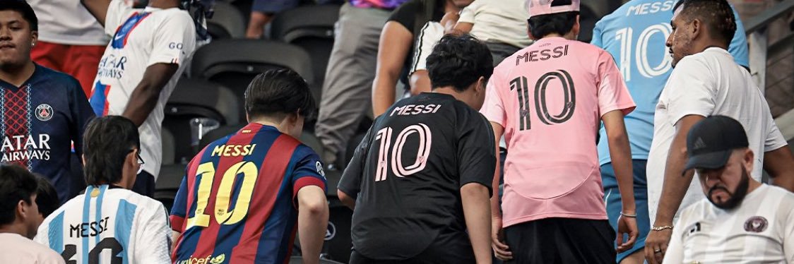 -Leo- banner