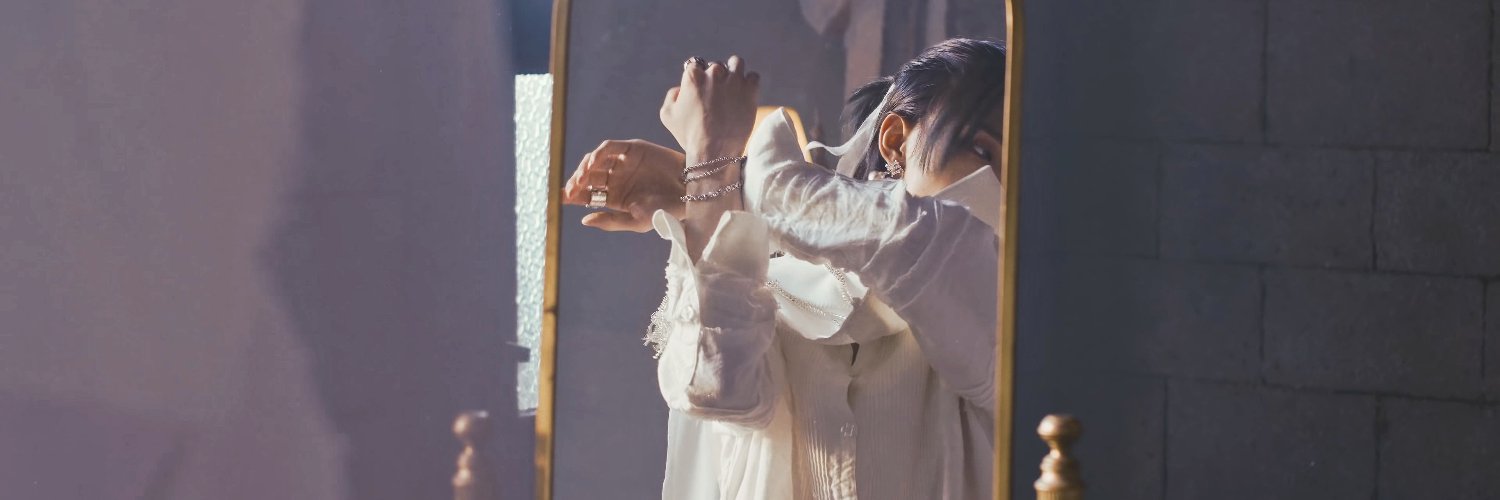 Sur Des Roses banner