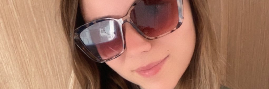 moiczoe's profile banner image