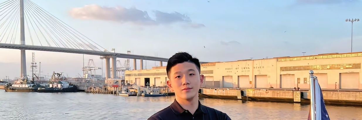 Young09557275's profile banner image
