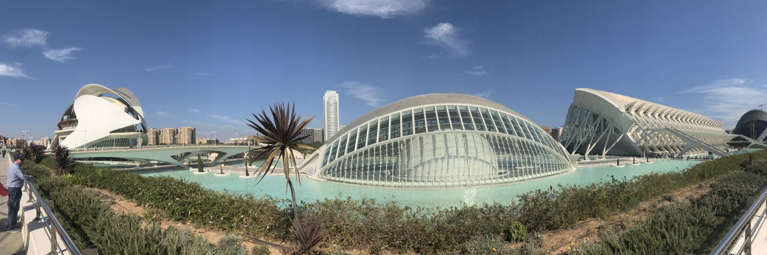 Reading In Lipstick banner