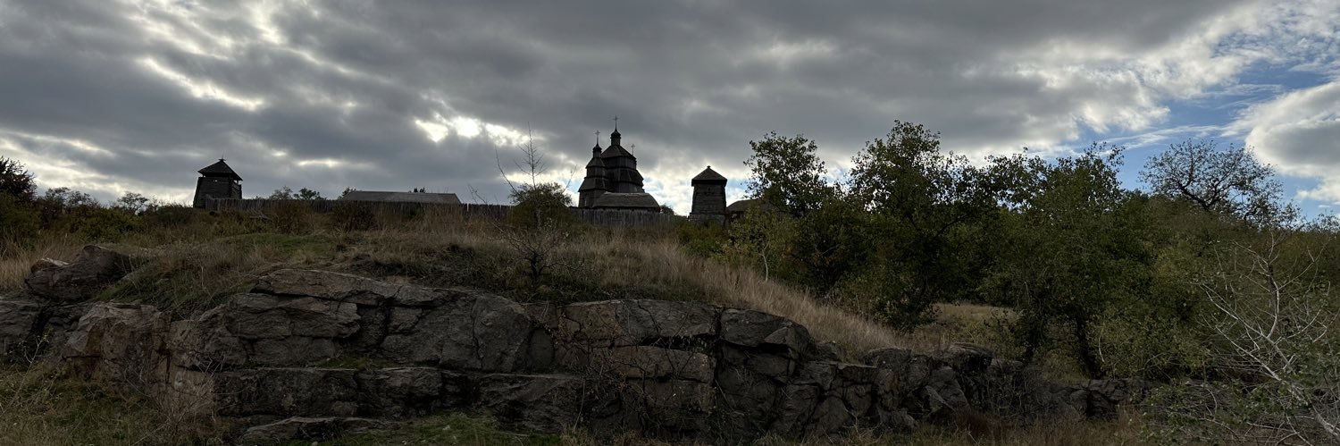 Лисиця🇺🇦Кіцуне's banner