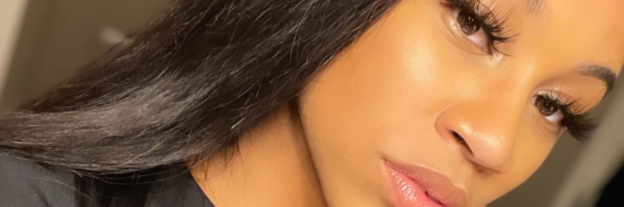 Some Lightskin Chick 🦄 banner