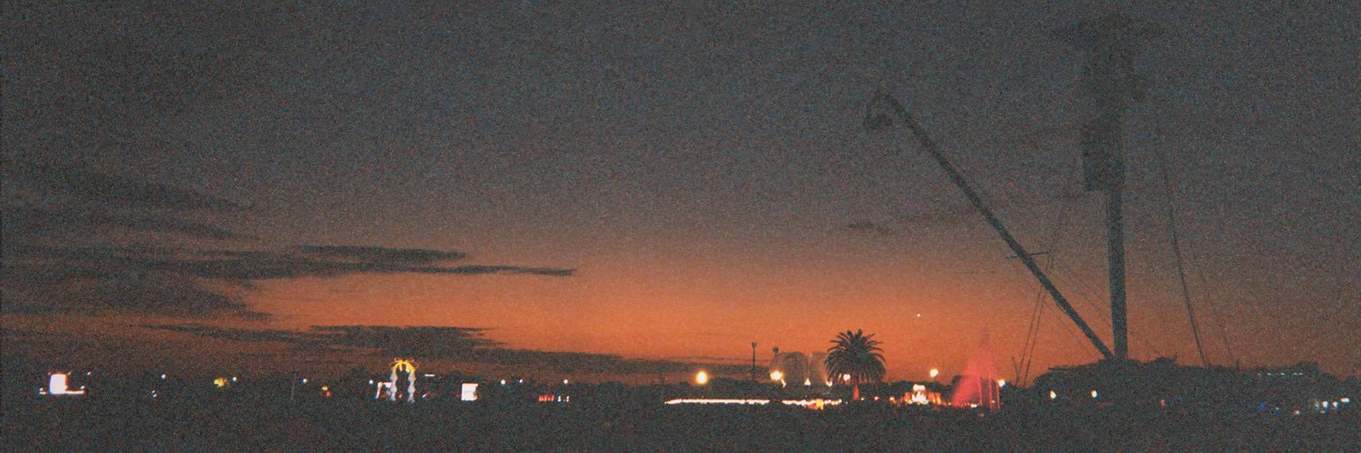 A N D I E banner