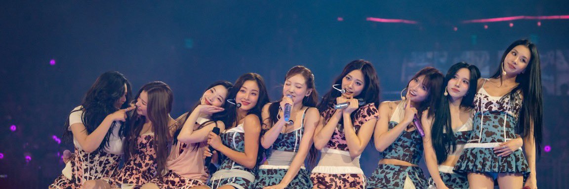 daniela ☆ | SEEING TWICE banner