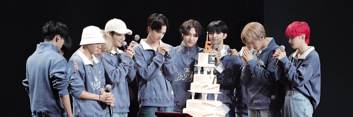 jkversee's profile banner image