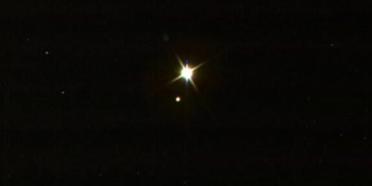 Las mentes un siglo luz banner