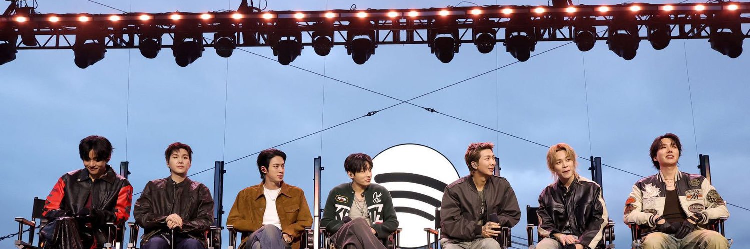 julia ⁷ ta vendo o bts banner