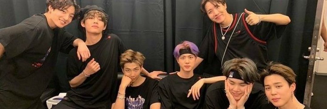 taesuir's profile banner image