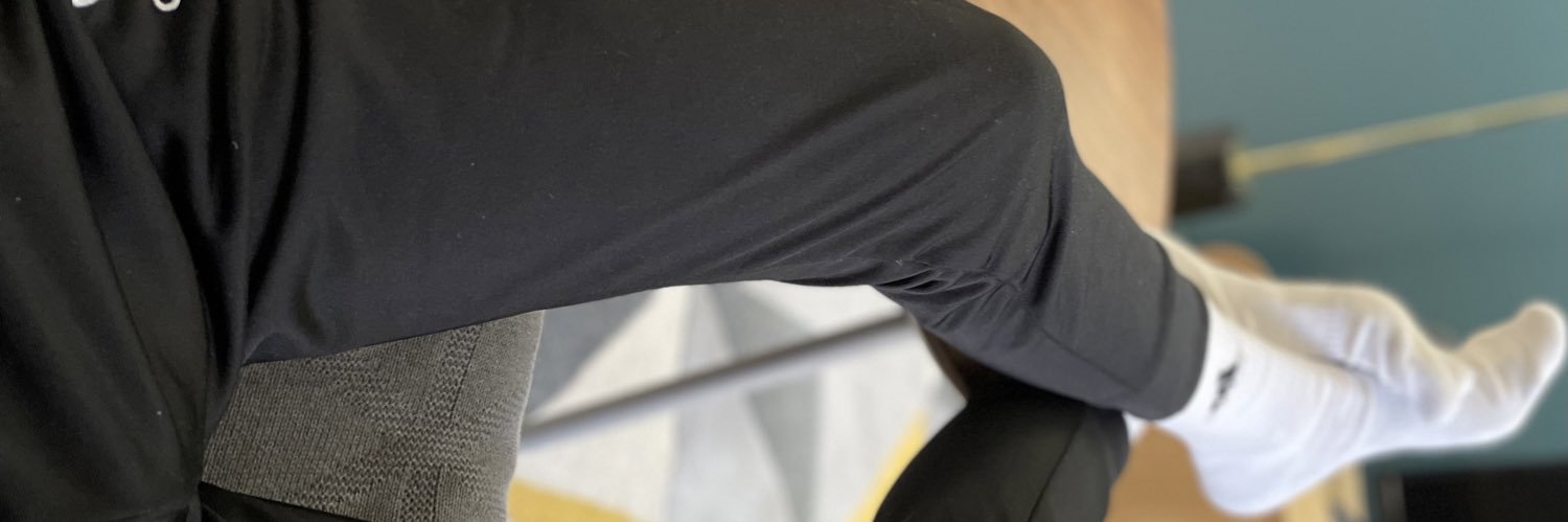 livreur en survet 14k banner