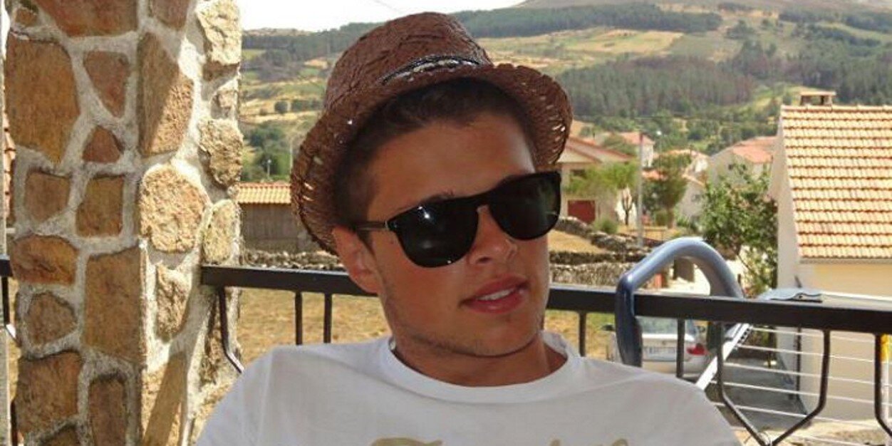 telobas's profile banner image