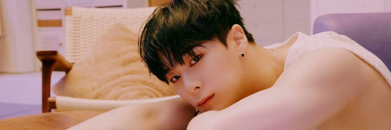 moonbinniebin's profile banner image