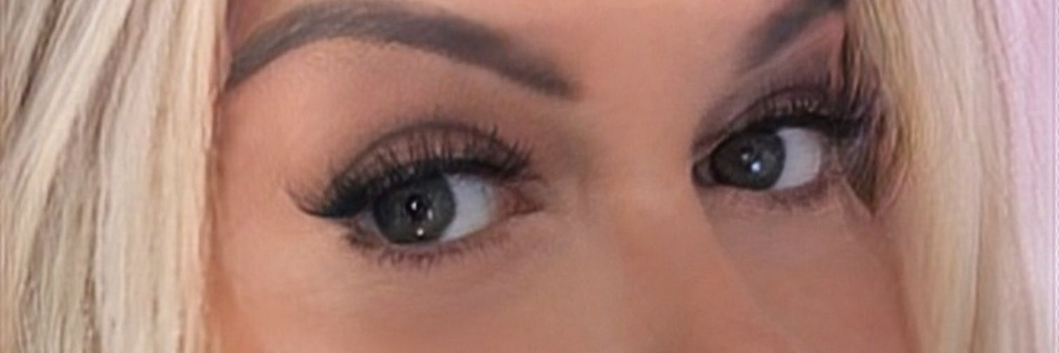 Trans porn star Evain Diamond banner