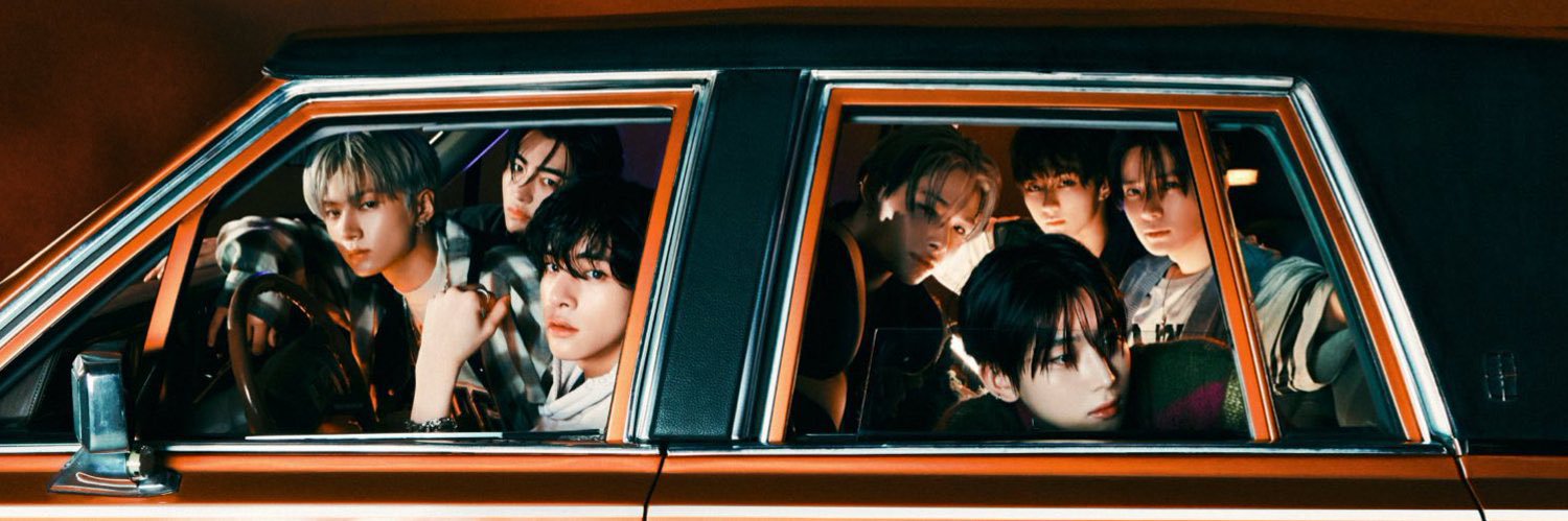 niela_bee's profile banner image