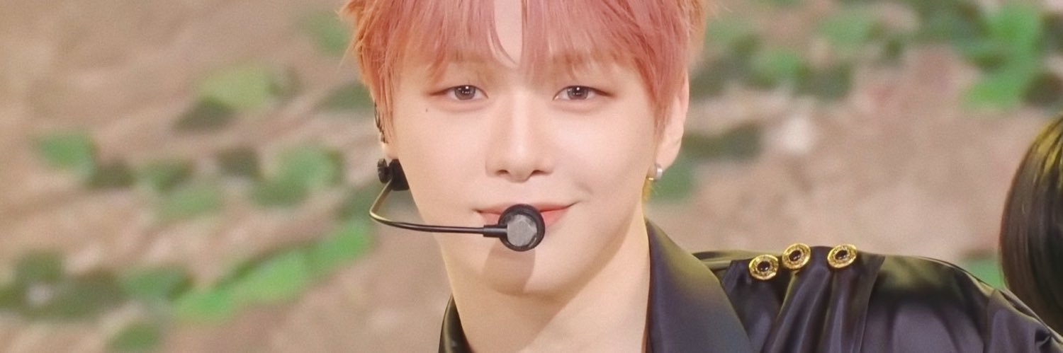 𝐰𝐞𝐚𝐫𝐞𝐝𝐚𝐧𝐢𝐭𝐲 | 𝐆𝐥𝐨𝐰 𝐓𝐨 𝐇𝐚𝐳𝐞💗 banner