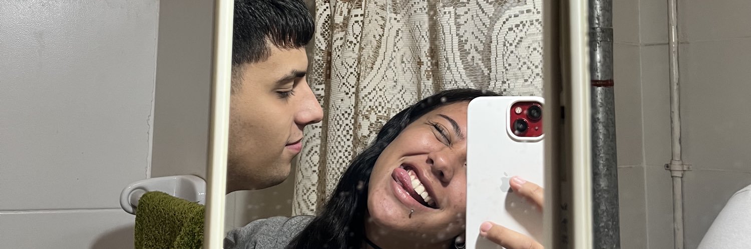 v_claveroo's profile banner image