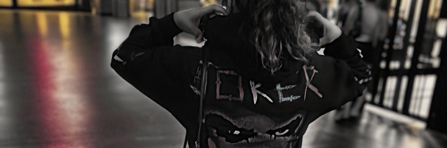 esmerlegend's profile banner image