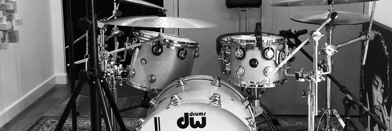 Elliot Bennett banner