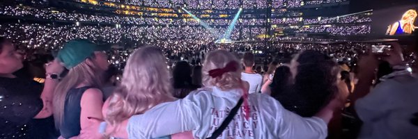 deepblugolden Profile Banner