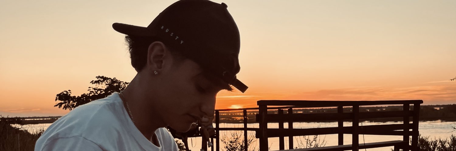martilunaa_'s profile banner image