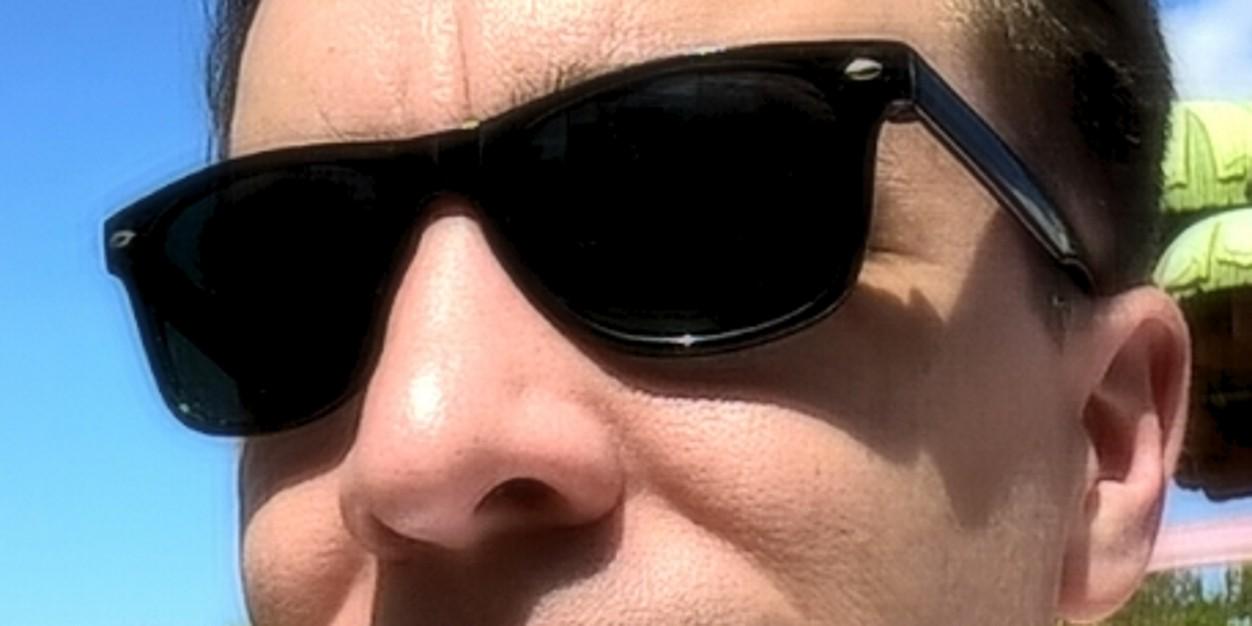 busaward's profile banner image