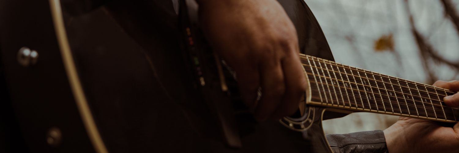 15strngs's profile banner image