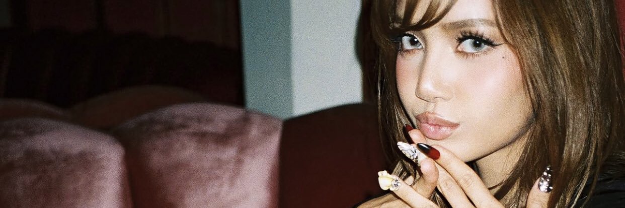 ★'s banner