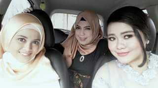 nazla27's profile banner image