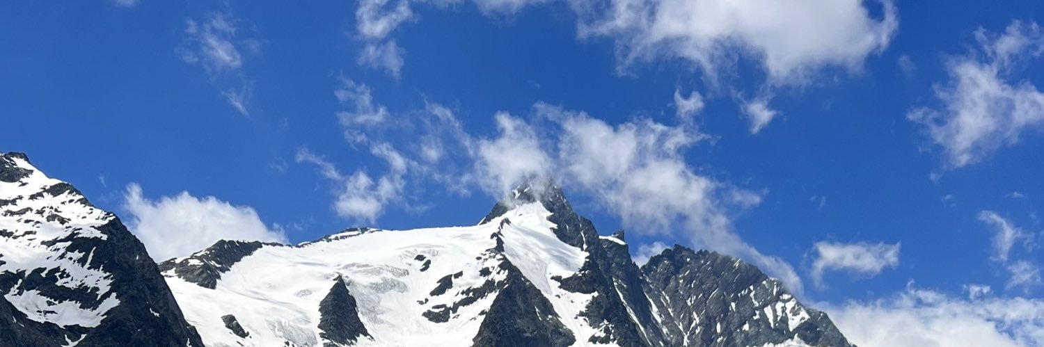 theetomhunt's profile banner image