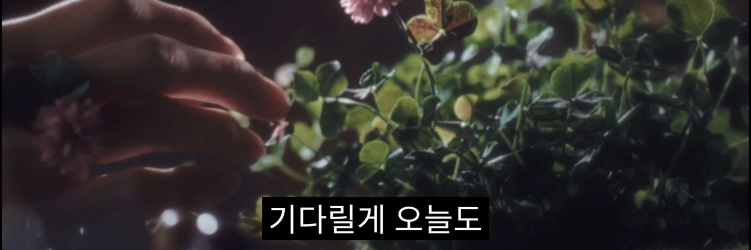 Riara25's profile banner image