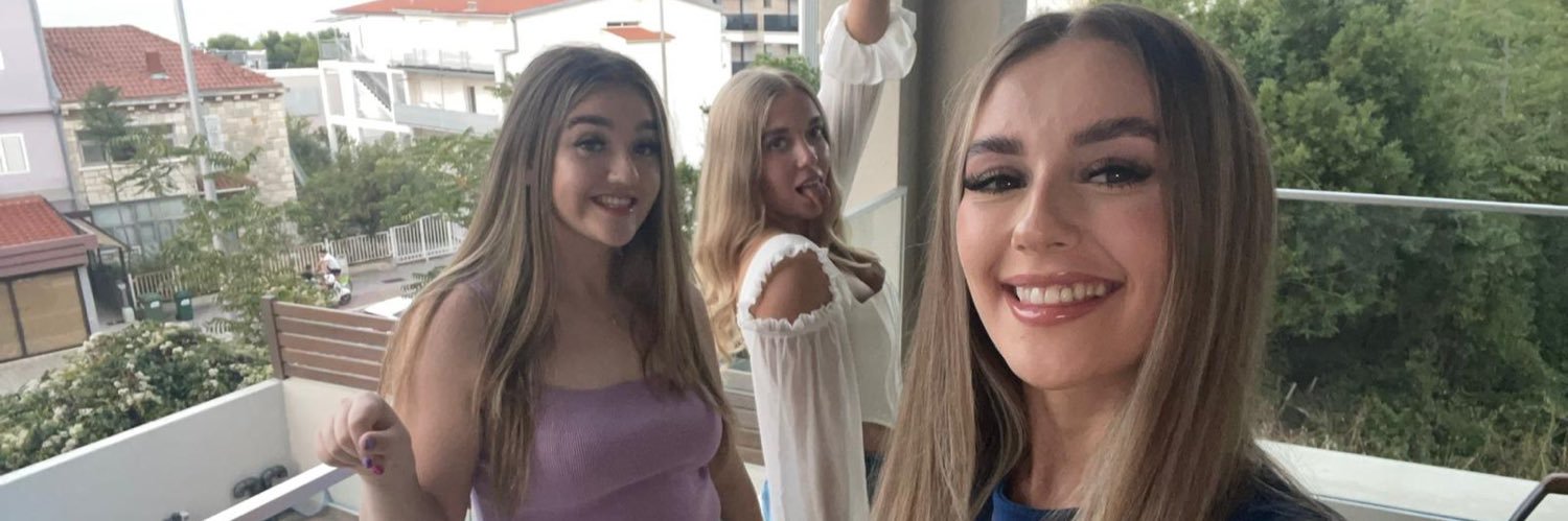 beckywright_xx's profile banner image