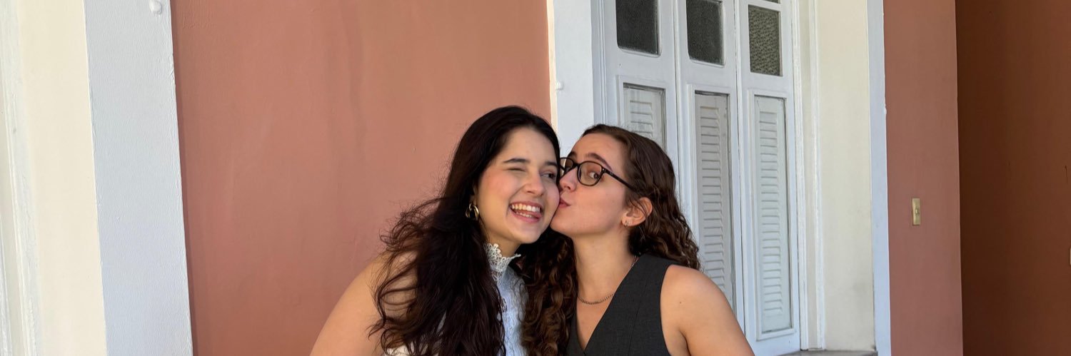 larapcrios's profile banner image