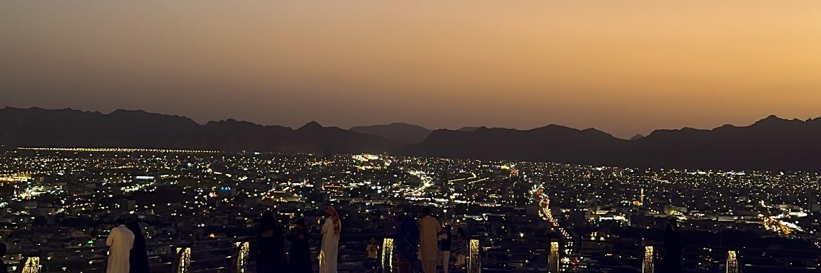 4une's profile banner image