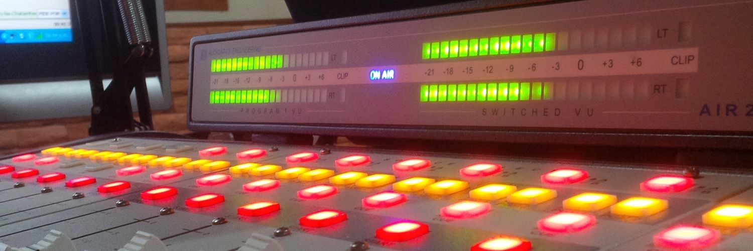 clave933fm's profile banner image
