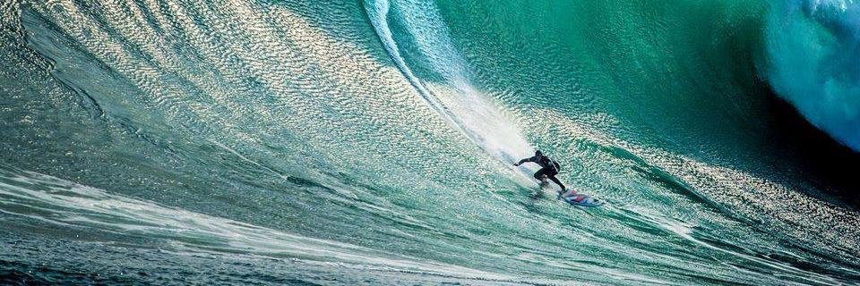 Mauricio Surfer banner