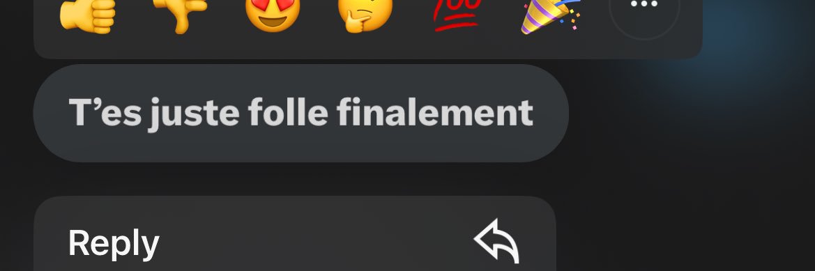 Maé's banner