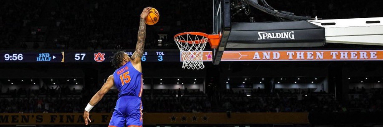 J🐊's banner