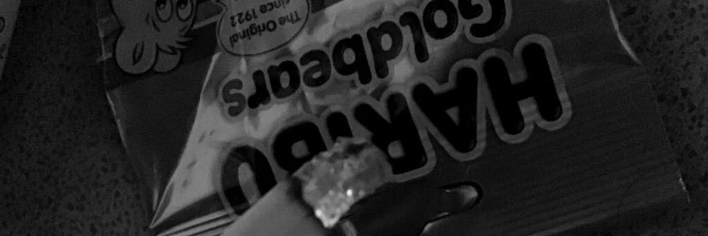 close banner