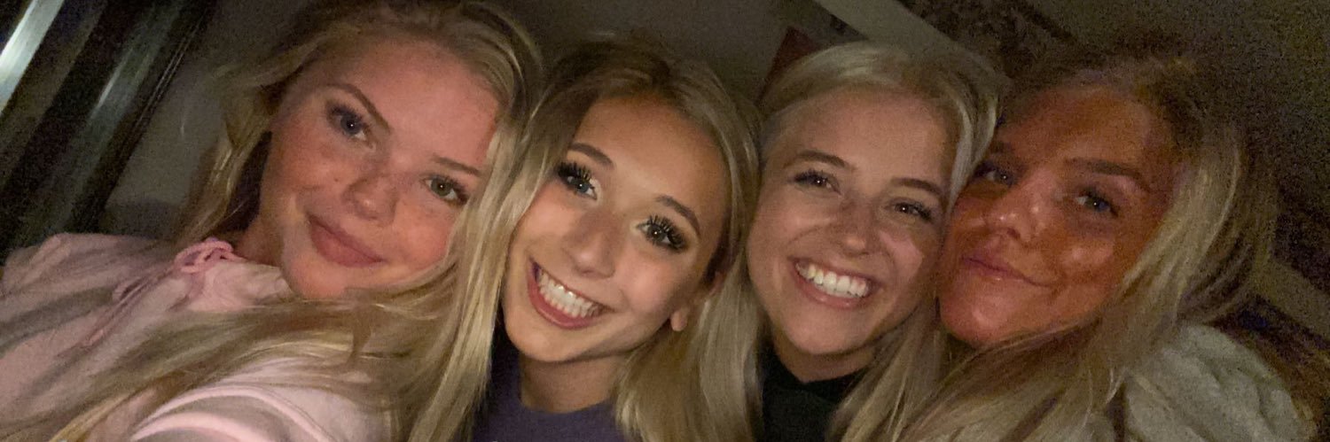 nicolepar17's profile banner image