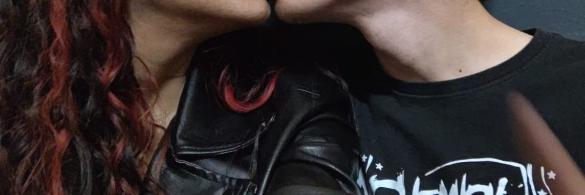 Isa VIU O MCR 2x! MAS primeiro the hives!! banner