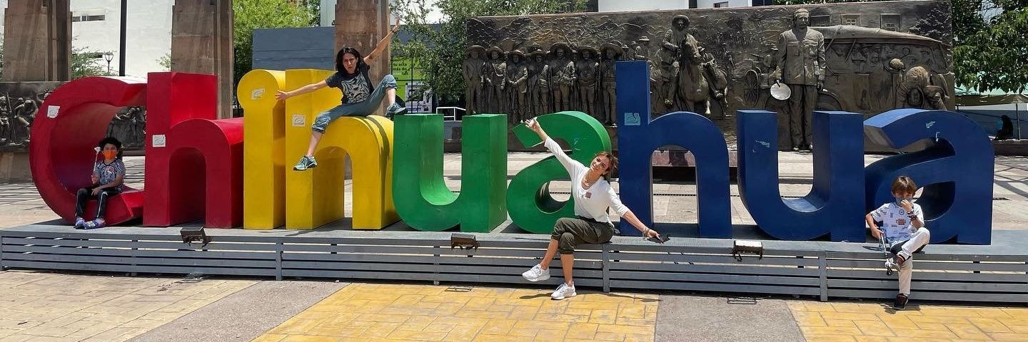 ᥫ᭡ A N A Í ᥫ᭡ banner
