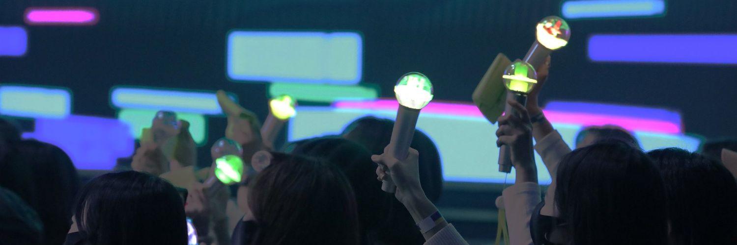 CommunityIu's profile banner image