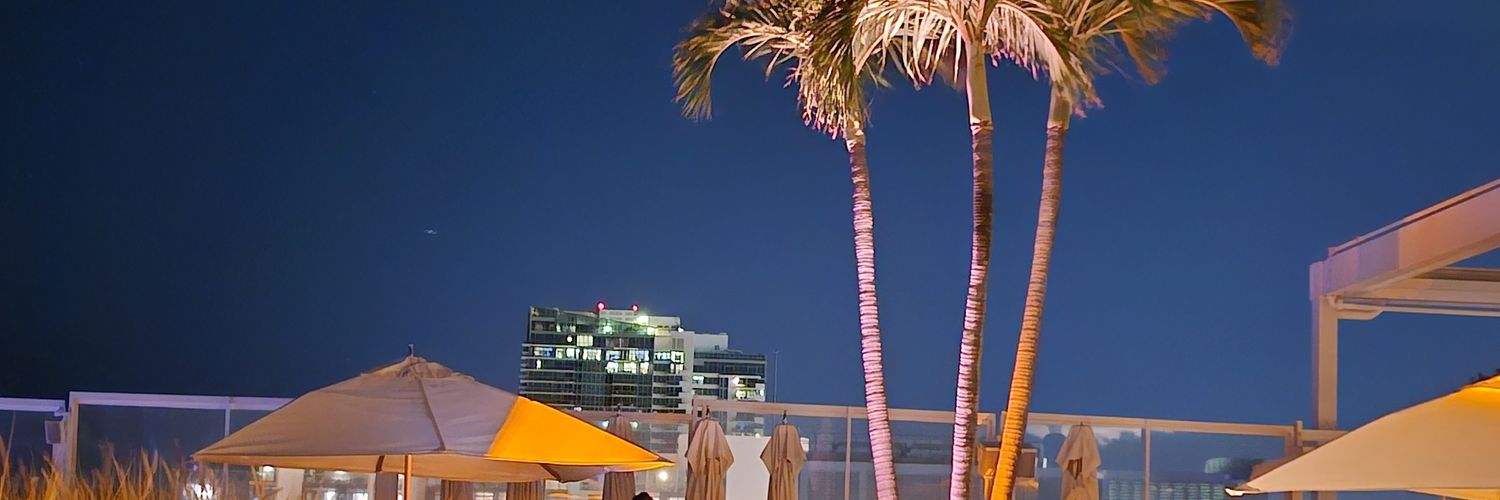 Laraceballoss's profile banner image