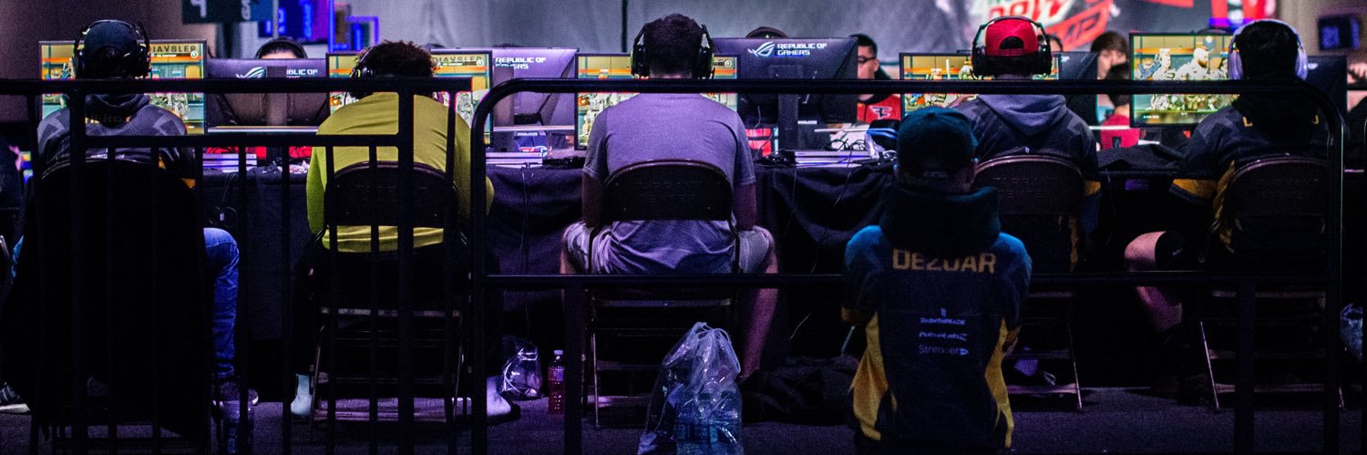 DDezoaR's profile banner image