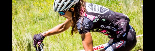 Larissa_Connors Profile Banner