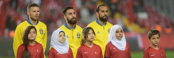 Owis Akkad أويس عقاد banner