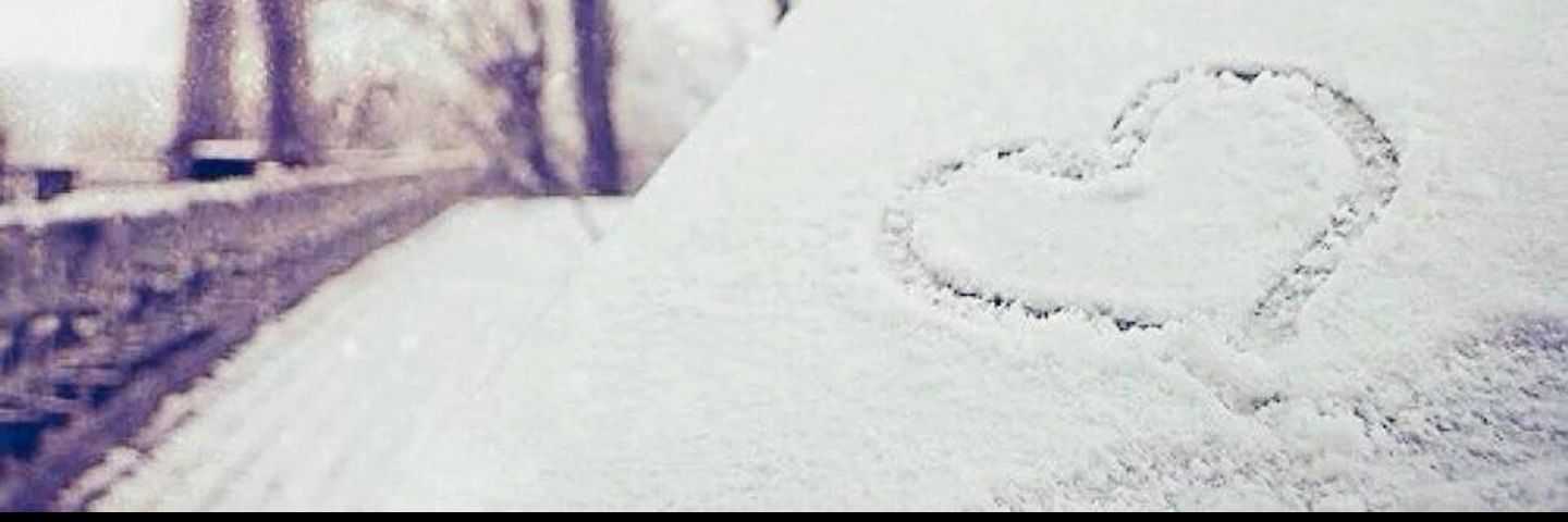 adeeile's profile banner image