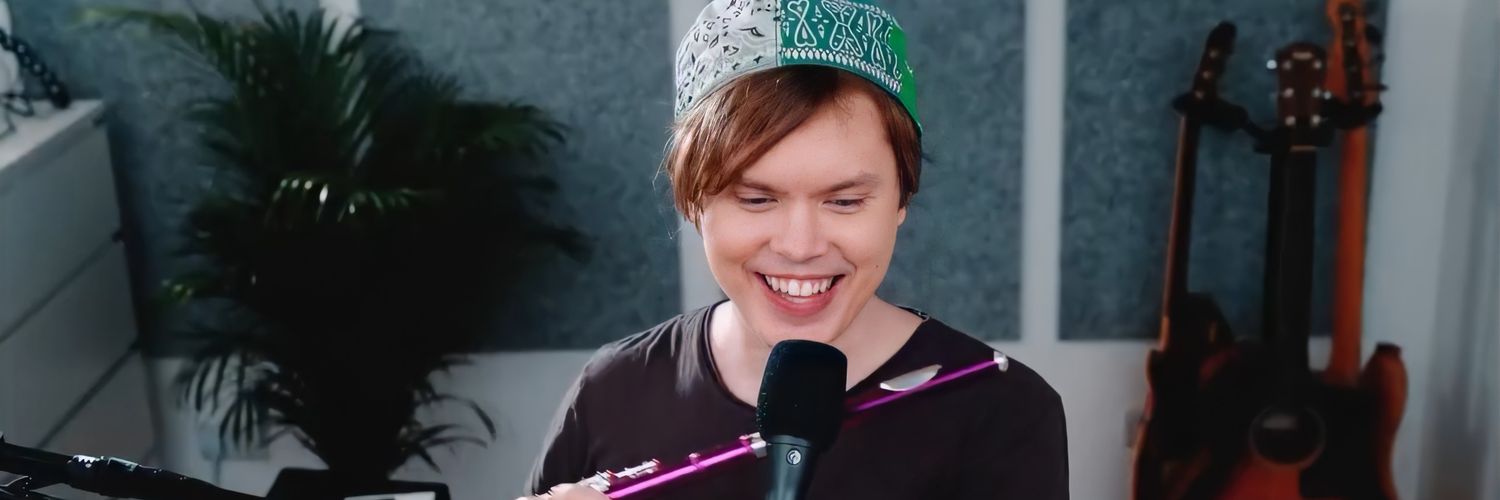 RoomieBrazil's profile banner image